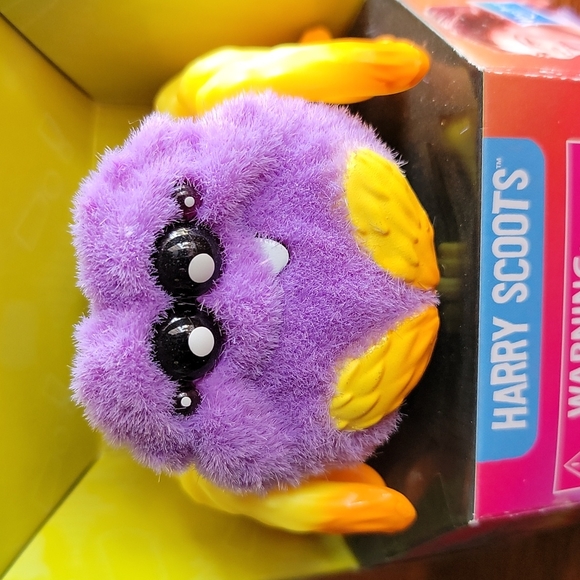 SPIDER 🕷 FUN Yellies Harry Scoots Yell voice motion action Surprise movements. - Picture 2 of 6